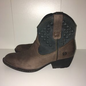 BORN Western Distressed Ankle Leather Booties 7